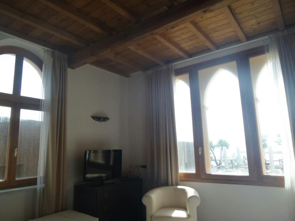 Cala Dei Mori Aparthotel Livorno Exterior photo